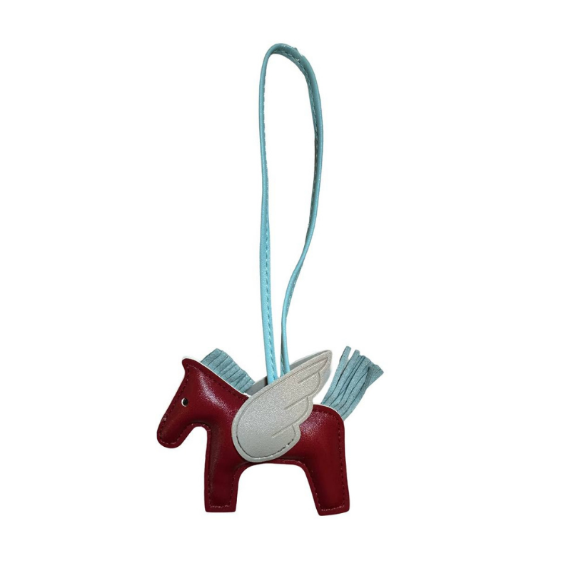 Charming Winged Horse Keychain – A Whimsical Accessory