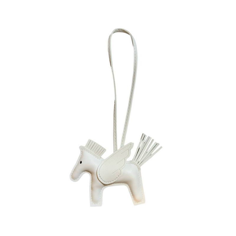 Charming Winged Horse Keychain – A Whimsical Accessory
